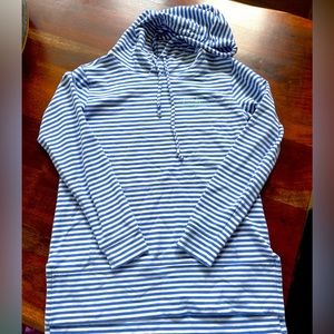 Vineyard Vines hooded sweatshirt blue and white striped with large logo on back